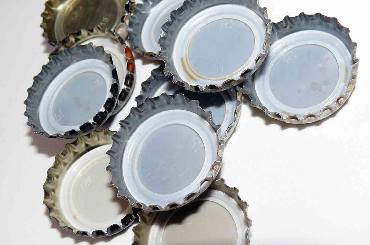 how to clean bottle caps