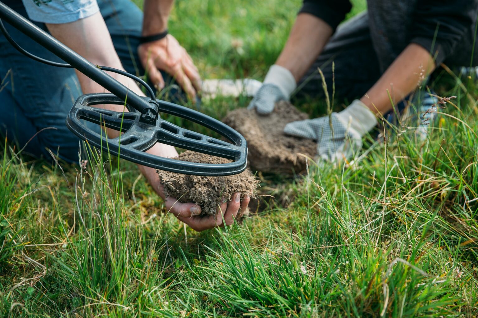 Do Metal Detectors Detect Gold? Here's How to Find Gold Metal Detecting