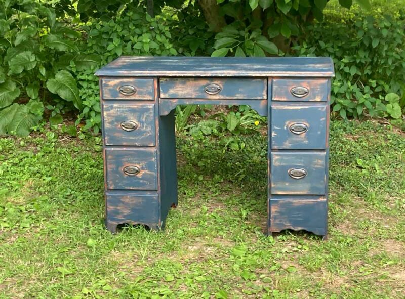 Vintage Desk Makeover